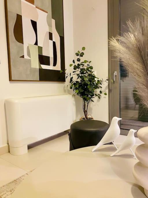 Luxury Maisonette With Shared Pool เอเธนส์ ภายนอก รูปภาพ